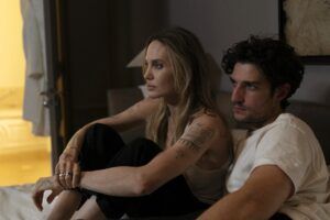 Llega a los cines Couture, la nueva película de Angelina Jolie, ambientada en la Semana de la Moda de París - Gastronomía y Moda