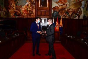 La embajada de Kazajstán, uno de los países más grandes del mundo, se interesa por el turismo de Gran Canaria - Gastronomía y Moda