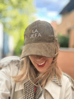 La Jefa tiene la gorra para este invierno que no puede faltar en tus looks - Gastronomía y Moda