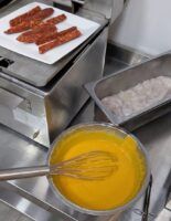 El bar La Mesa Coja recupera el ‘Tonteo’ - Gastronomía y Moda