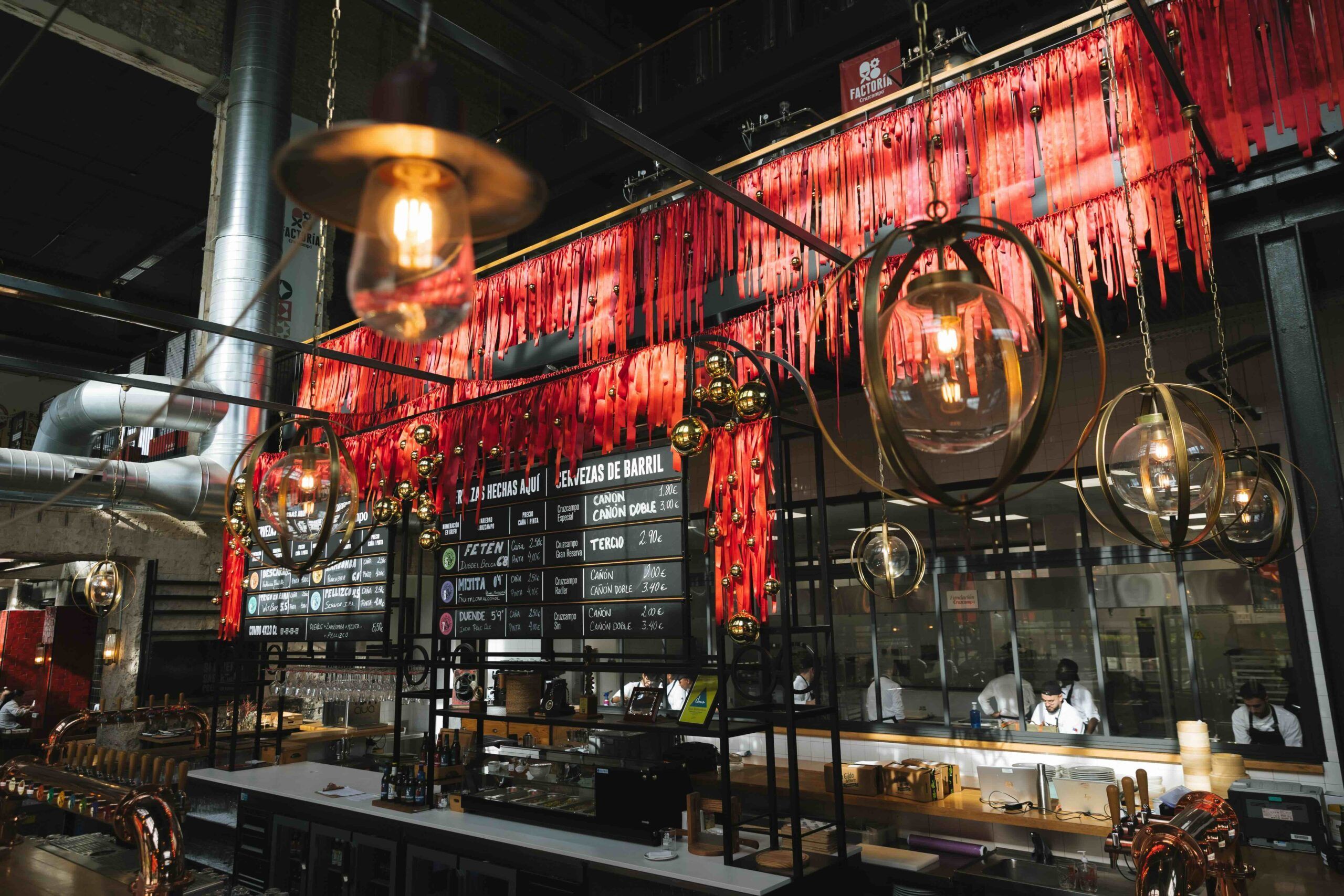 Los mejores planes de Navidad en Sevilla 2025: Fundación Cruzcampo celebra su 30 aniversario con gastronomía, música y cultura cervecera - Gastronomía y Moda