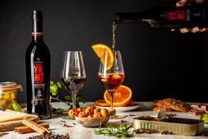 “VRMT Receta Andalusí”, el vermut de Bodegas Robles y Paco Morales - Gastronomía y Moda