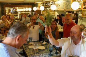 El alcalde de Sevilla, José Luis Sanz, visita el Gran Café España - Gastronomía y Moda