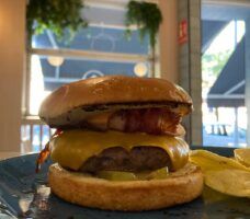 Albur cervecería, come a base de tapas, raciones y platos para compartir rodeado del mejor ambiente de Jerez de la Frontera - Gastronomía y Moda