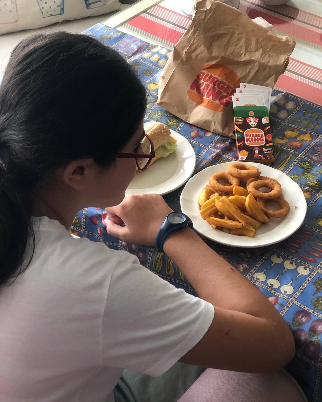 Díaz Ayuso celebra el 50º aniversario de Burger King en España en el emblemático local de la Plaza de los Cubos - Gastronomía y Moda