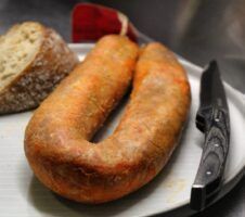 El chorizo de venado que viaja de Sevilla a Viena y conquista Lola Restaurant - Gastronomía y Moda