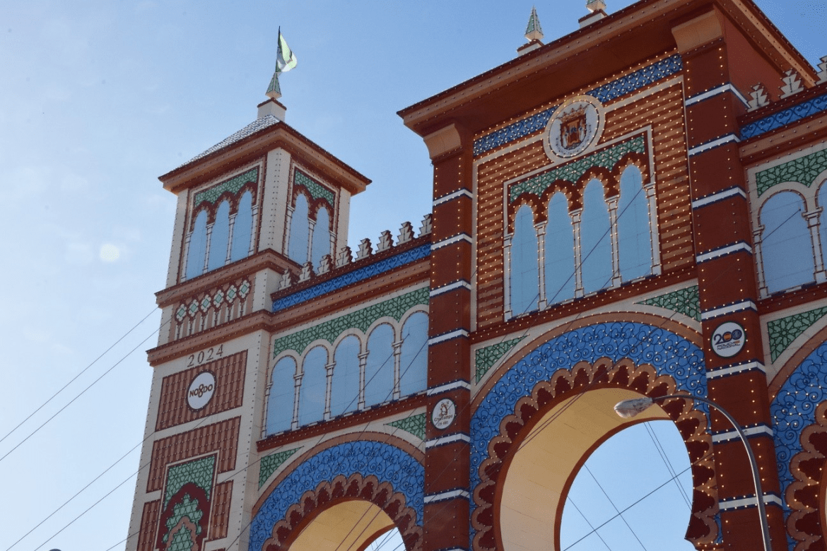 Cruzcampo tendrá presencia en el 90% de las casetas y en la portada de la Feria de Abril de Sevilla 2024 - Gastronomía y Moda