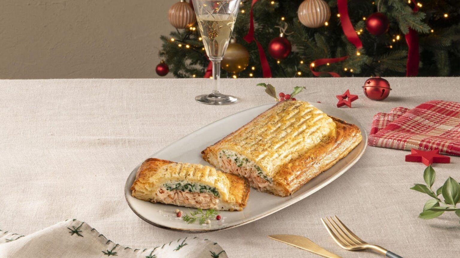 Salmón en hojaldre de ALDI: el plato gourmet más sorprendente por menos de 8 euros - Gastronomía y Moda