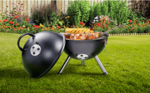ALDI lanza su mini barbacoa esférica ideal para exteriores por solo 19,99 euros - Gastronomía y Moda