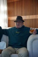 Varus lanza una sudadera inspirada en La Habana para apoyar a Cuba - Gastronomía y Moda