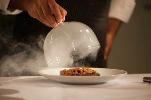 Las estrellas Michelin vuelven a buscar talento - Gastronomía y Moda