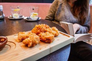 Hosteleo anima a los hoteleros a sumarse al Día Mundial del Pollo Frito - Gastronomía y Moda