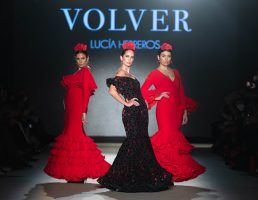Tradición y vanguardia en la segunda jornada de We Love Flamenco. Lucía Herreros ha presentado su colección ‘Volver’. Foto: Aníbal González© - Gastronomía y Moda