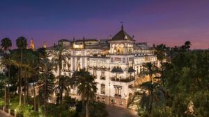 El hotel Alfonso XIII ratifica un año más su espíritu solidario con sus menús de Navidad a beneficio del Banco de Alimentos de Sevilla - Gastronomía y Moda