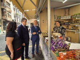 El tradicional Mercado de Todos los Santos de Murcia, un año más te espera en la Plaza de San Pedro - Gastronomía y Moda