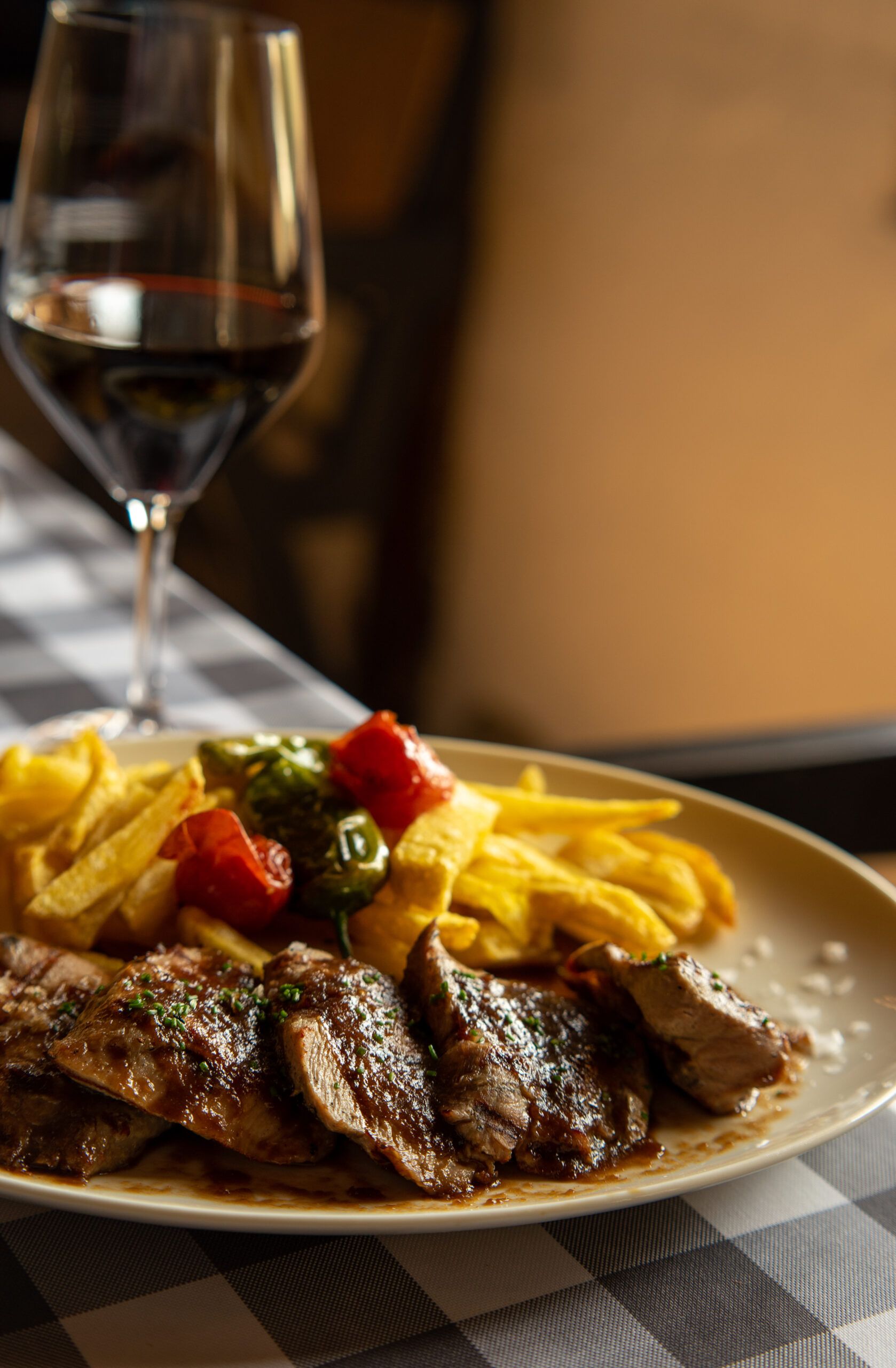 Morancho Brassería vuelve a encender sus brasas en Sevilla con una nueva temporada cargada de novedades - Gastronomía y Moda