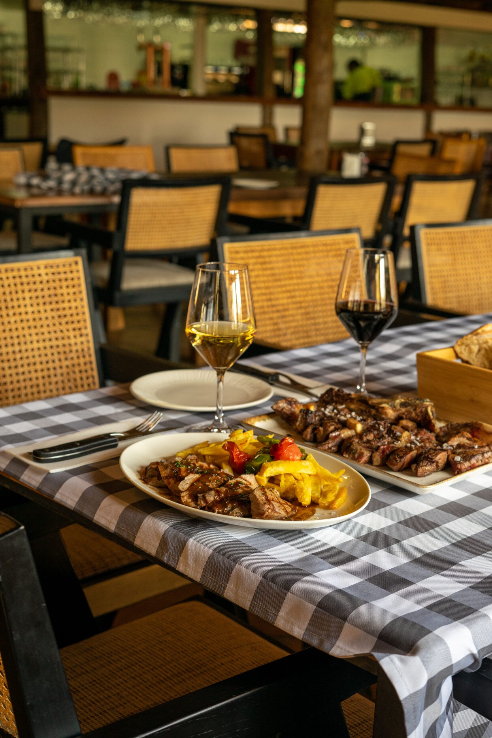 Morancho Brassería vuelve a encender sus brasas en Sevilla con una nueva temporada cargada de novedades - Gastronomía y Moda