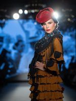Apoteósica vuelta a la pasarela de la moda flamenca de la mano de We Love Flamenco. Rocío Olmedo: ‘La Feria vuelve para las reinas’. Foto: Aníbal González© - Gastronomía y Moda