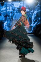 Apoteósica vuelta a la pasarela de la moda flamenca de la mano de We Love Flamenco. Rocío Olmedo: ‘La Feria vuelve para las reinas’. Foto: Aníbal González© - Gastronomía y Moda