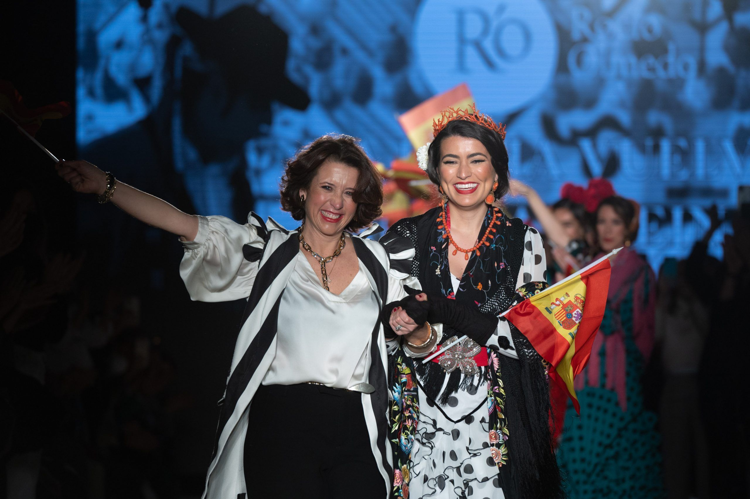 Apoteósica vuelta a la pasarela de la moda flamenca de la mano de We Love Flamenco. Rocío Olmedo: ‘La Feria vuelve para las reinas’. Foto: Aníbal González© - Gastronomía y Moda