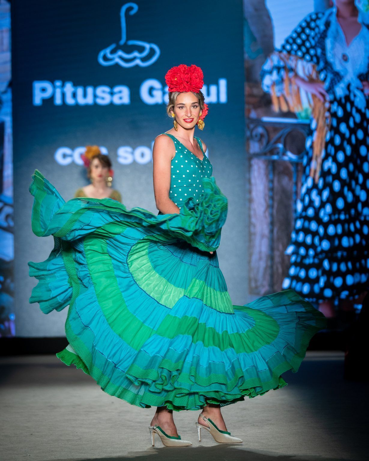 Moda flamenca: El traje regional que sabe cómo evolucionar