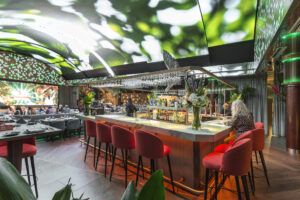 El plan más exclusivo para el Día de la Madre en Madrid está bajo una cúpula inmersiva - Gastronomía y Moda