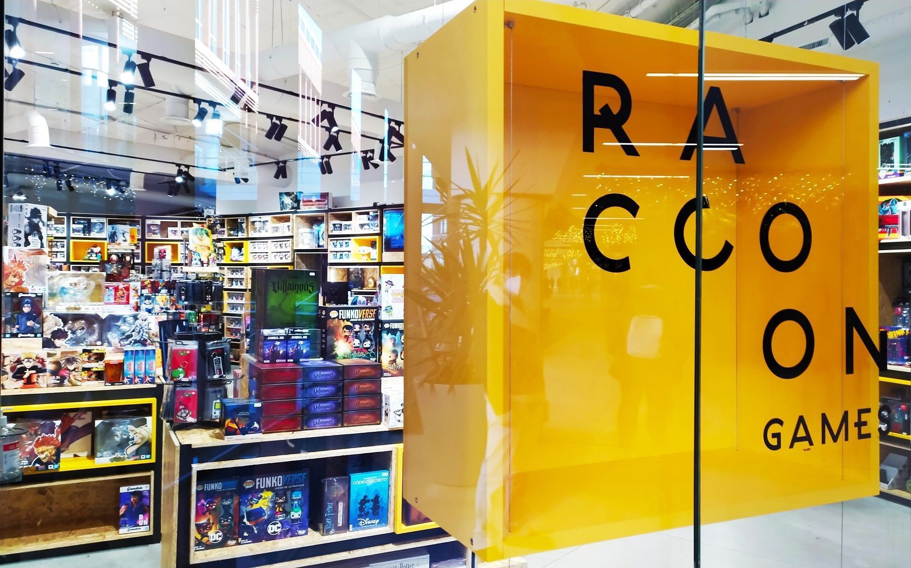JD Sports y Raccoon Games amplían sus tiendas en Torre Sevilla, reforzando la oferta comercial y de ocio - Gastronomía y Moda