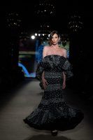 Apoteósica vuelta a la pasarela de la moda flamenca de la mano de We Love Flamenco. Pablo Retamero y Juanjo Bernal: ‘Gachí’. Foto: Aníbal González© - Gastronomía y Moda