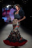 Apoteósica vuelta a la pasarela de la moda flamenca de la mano de We Love Flamenco. Pablo Retamero y Juanjo Bernal: ‘Gachí’. Foto: Aníbal González© - Gastronomía y Moda