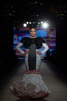 Apoteósica vuelta a la pasarela de la moda flamenca de la mano de We Love Flamenco. Pablo Retamero y Juanjo Bernal: ‘Gachí’. Foto: Aníbal González© - Gastronomía y Moda