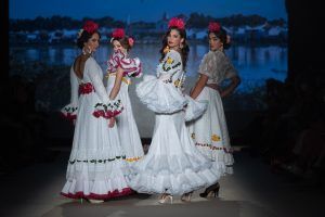Apoteósica vuelta a la pasarela de la moda flamenca de la mano de We Love Flamenco. Rocío Márquez: ‘Por ti’. Foto: Aníbal González© - Gastronomía y Moda