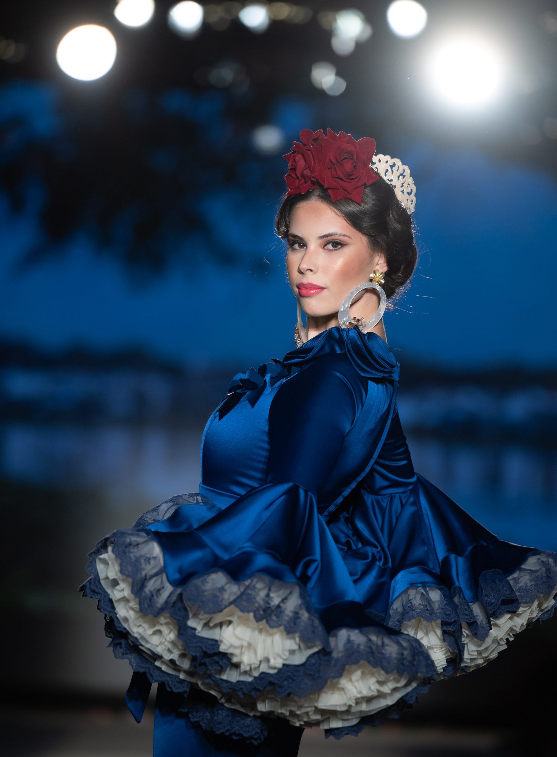 Apoteósica vuelta a la pasarela de la moda flamenca de la mano de We Love Flamenco. Rocío Márquez: ‘Por ti’. Foto: Aníbal González© - Gastronomía y Moda