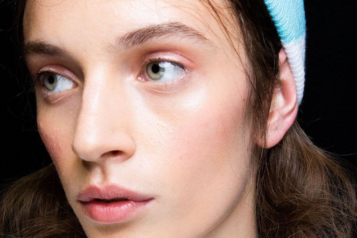 Necesitas incluir el retinol en tu rutina de belleza diaria, te explicamos por qué y cómo hacerlo con un sérum efectivo y accesible Necesitas incluir el retinol en tu rutina de belleza diaria, te explicamos por qué y cómo hacerlo con un serum efectivo y accesible - Gastronomía y Moda