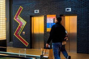 JD Sports y Raccoon Games amplían sus tiendas en Torre Sevilla, reforzando la oferta comercial y de ocio - Gastronomía y Moda