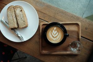 Día Mundial del Pan: Al pan, pan y al vino FANS 🍞 - Gastronomía y Moda