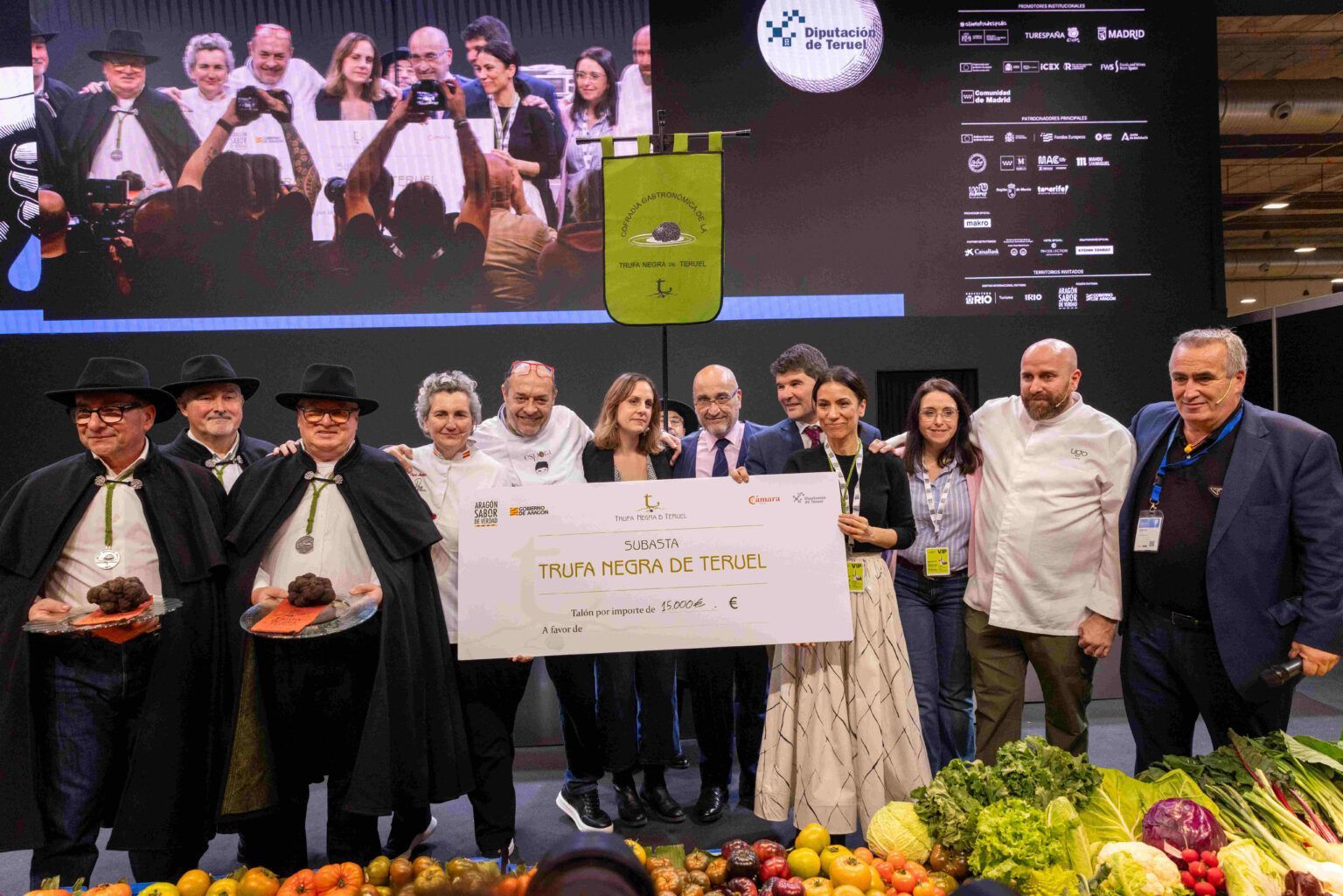 La subasta solidaria de la trufa negra de Teruel recauda 15.000 euros en Madrid Fusión para los afectados de Adamuz - Gastronomía y Moda