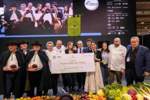 La subasta solidaria de la trufa negra de Teruel recauda 15.000 euros en Madrid Fusión para los afectados de Adamuz - Gastronomía y Moda