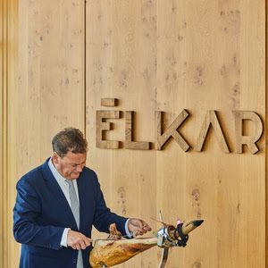 El cerdo ibérico protagoniza el regreso del ciclo gastronómico A 4 Manos en el restaurante Élkar El cerdo ibérico protagoniza el regreso del ciclo gastronómico A 4 Manos en el restaurante Élkar - Gastronomía y Moda