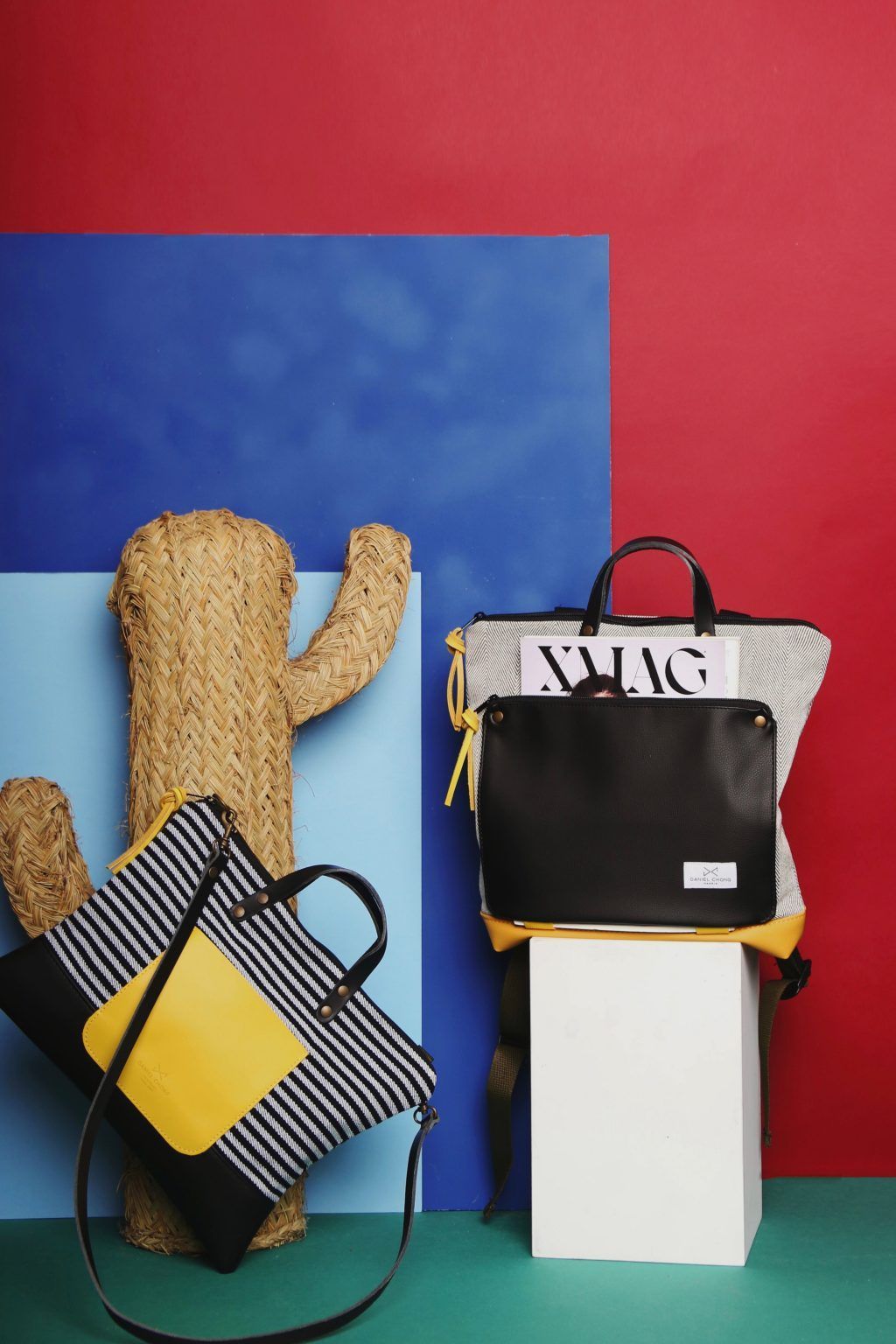Daniel Chong crea una revolución con sus mochilas llenas de color - Gastronomía y Moda