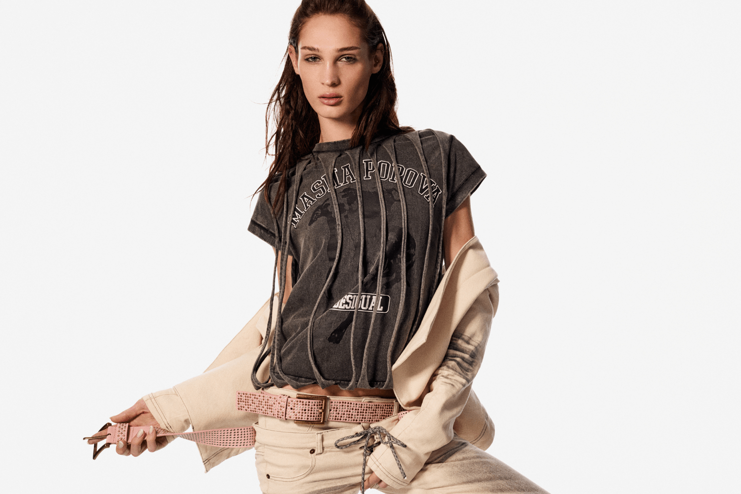 Desigual refuerza su proyección internacional con su primera colaboración junto a Masha Popova - Gatsronomía y Moda