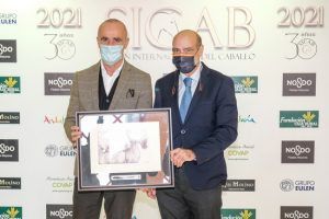 Antonio Muñoz, delegado de Turismo del Ayuntamiento de Sevilla, visita institucionalmente el SICAB en su 30 aniversario - Gastronomía y Moda