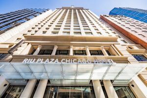 Abre el Riu Plaza Chicago - Gastronomía y Moda