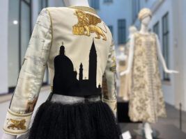 ‘Resplandor Ígneo’, la nueva exposición temporal del Museo del Automóvil y la Moda de Málaga - Gastronomía y Moda