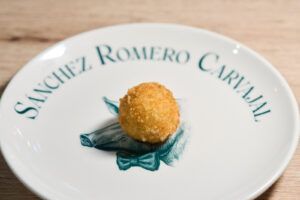 Alejandro Cano conquista Madrid Fusión con la mejor croqueta de jamón ibérico de España - Gastronomía y Moda