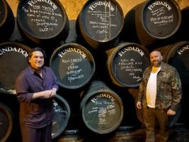 Gastón Acurio visita Bodegas Fundador y fusiona el universo del Jerez con la cocina peruana en una experiencia única - Gastronomía y Moda