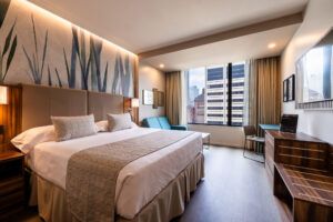 Abre el Riu Plaza Chicago - Gastronomía y Moda