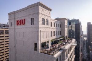 RIU te acerca al cielo de Chicago con la apertura de su nuevo e impresionante rooftop - Gastronomía y Moda