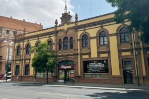The Fitzgerald Burger inaugura su primer local en Andalucía con un evento solidario para apoyar a Valencia - Gastronomía y Moda