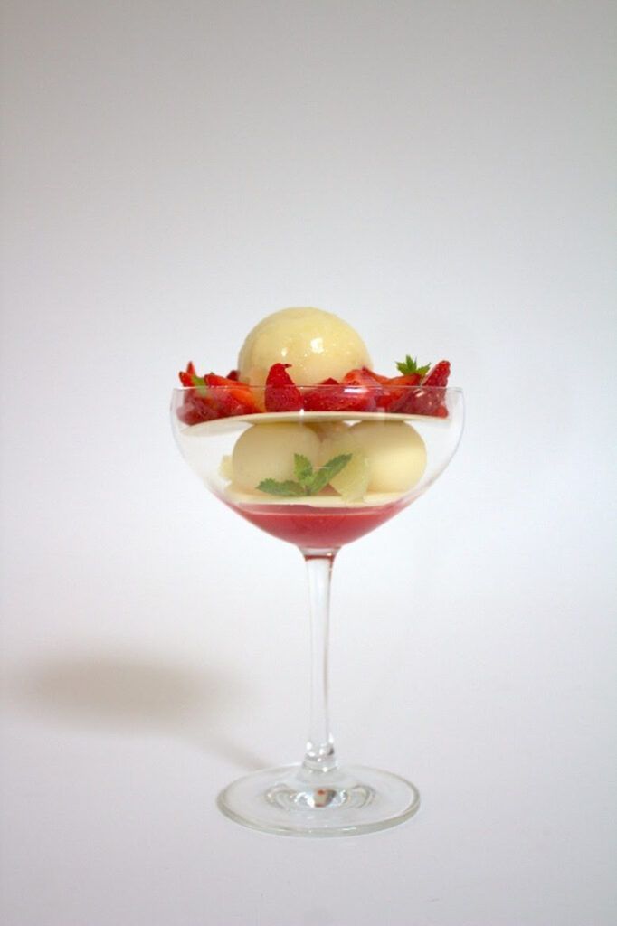 Receta de verano: École Nationale Supérieure de Pâtisserie desvela su sundae de fresa, menta y yuzu - Gastronomía y Moda