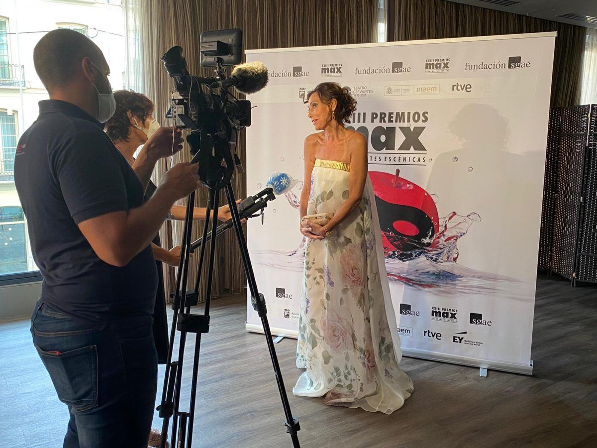 La firma Candelas y Felipa viste a María Barranco en los premios MAX - Gastronomía y Moda